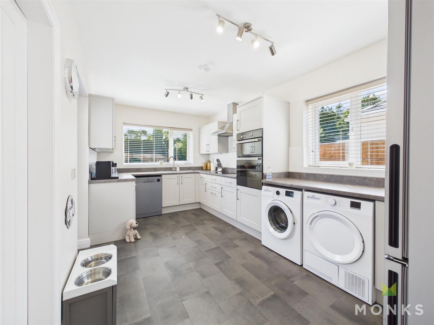 11 Hampton Close, Oswestry, SY11 1SL For Sale